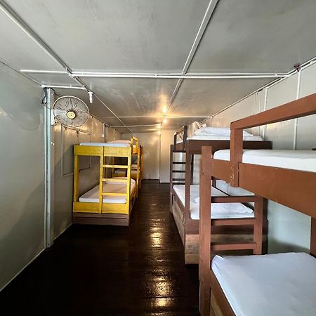 Ohlala Guesthouse بيرهينتيان المظهر الخارجي الصورة