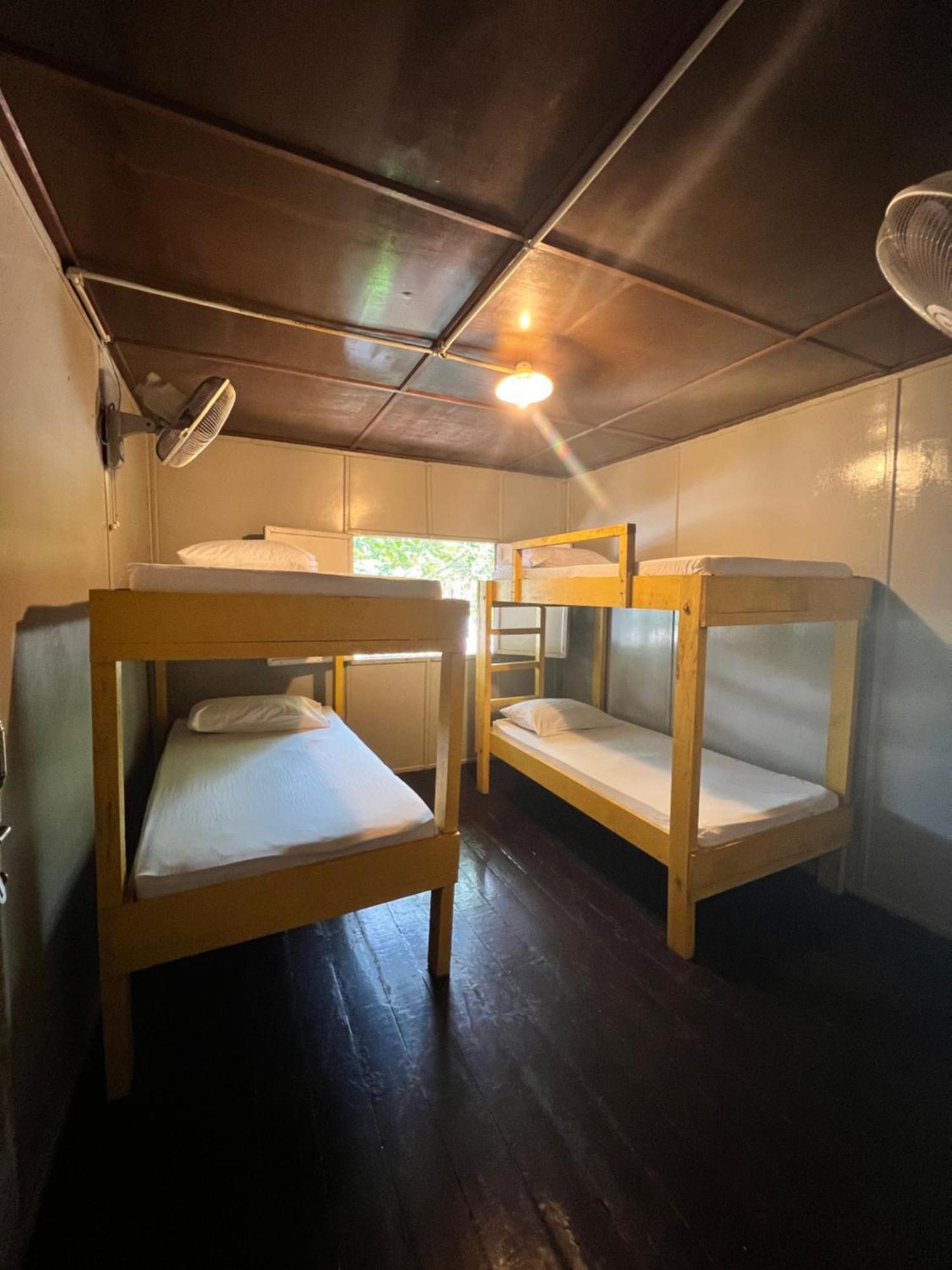 Ohlala Guesthouse بيرهينتيان المظهر الخارجي الصورة