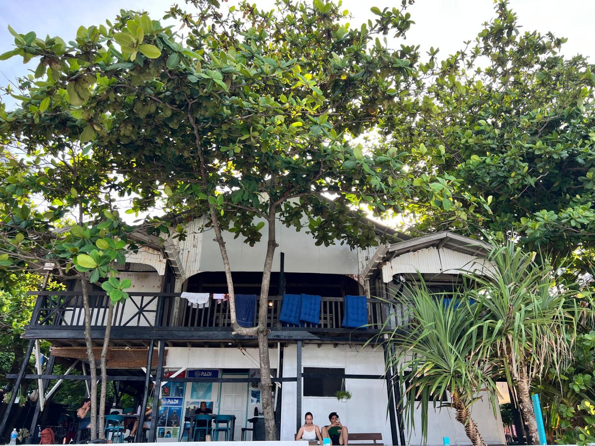 Ohlala Guesthouse بيرهينتيان المظهر الخارجي الصورة