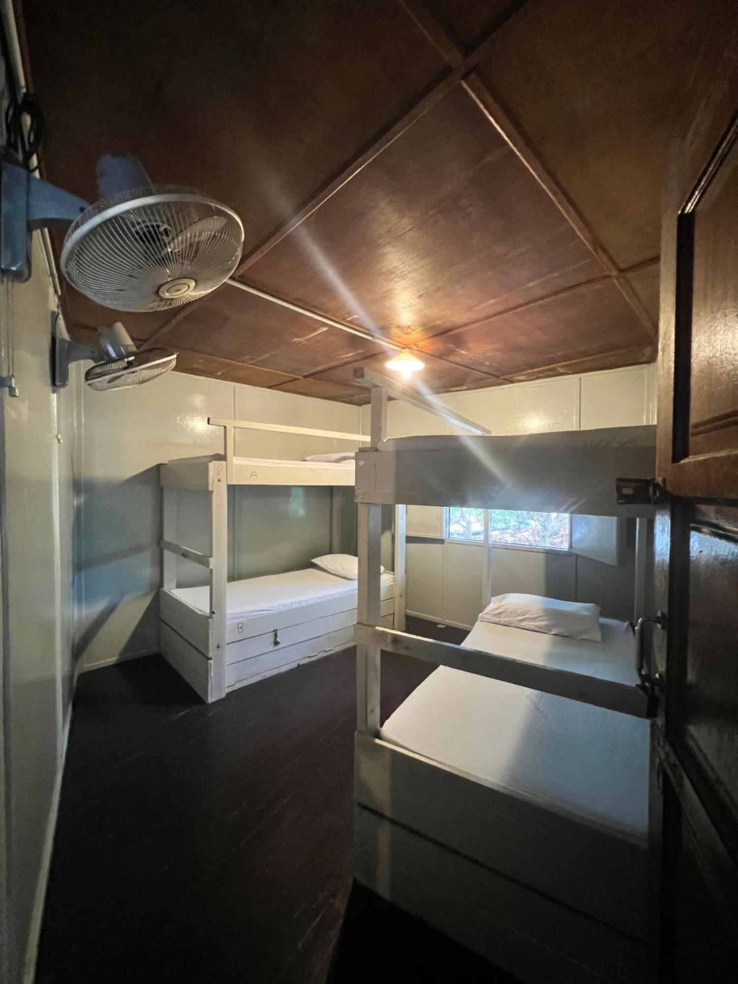 Ohlala Guesthouse بيرهينتيان المظهر الخارجي الصورة
