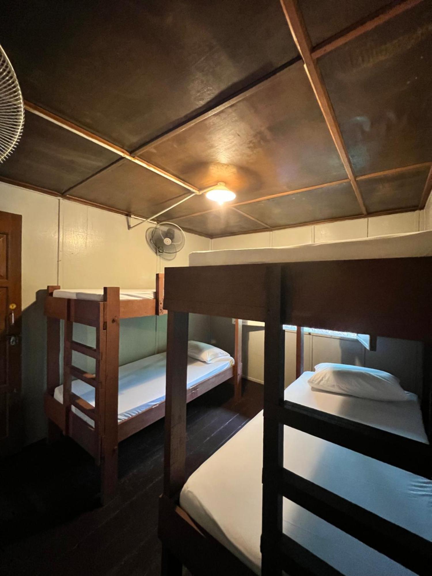 Ohlala Guesthouse بيرهينتيان المظهر الخارجي الصورة
